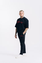 Lade das Bild in den Galerie-Viewer, Chicago Deep Black Oversized Tee
